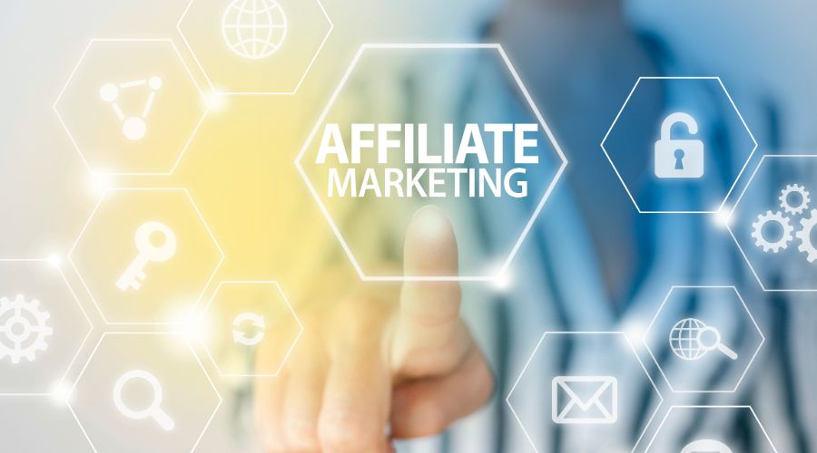 Hand clicking affiliate marketing
